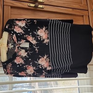 Siljy knit pullove top, black with floral print and stripes